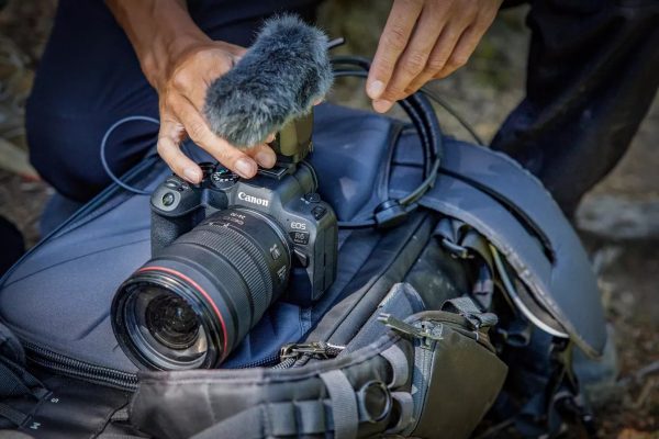 canon-eos-r6-mark-ii-15-600x400-1 Kính ngắm điện tử có kích thước 0,5 inch có độ phân giải 3,69 triệu điểm giúp bạn có thể quan sát hình ảnh sáng, rõ ràng và đầy đủ chi tiết