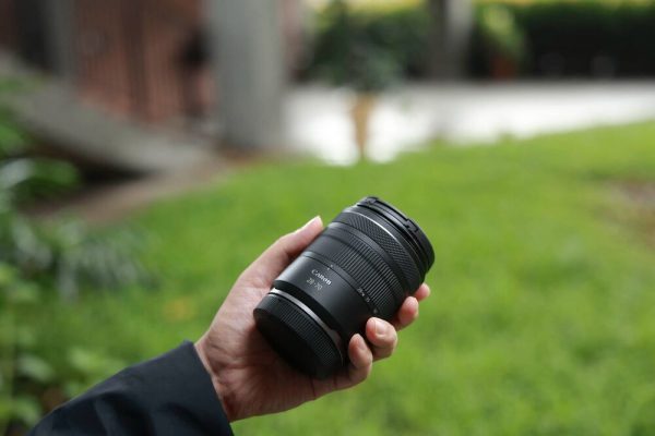 canon-rf-28-70mm-f2-8-is-stm-6-600x400-1 Canon RF 28-70mm f/2.8 IS STM có thiết kế nhỏ gọn