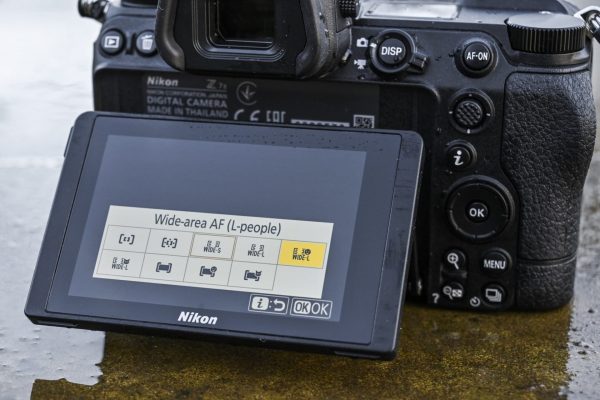 Z7 II có 493 điểm lấy nét tự động theo pha và bao phủ 90% cảm biến