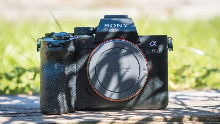 sony-a7r-iv-1-711x400-1 Sony A7R IV sở hữu thiết nhỏ gọn