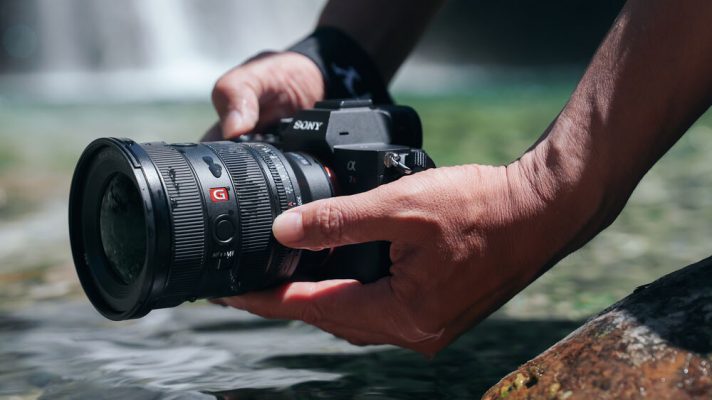 Ống kính Sony FE 16-35mm f/2.8 GM II sở hữu thiết kế nhỏ gọn và chắc chắn