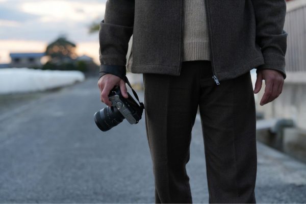 Hiệu suất lấy nét tự động trên Sony FE 24-50mm f/2.8 G khá nhanh