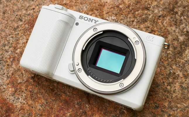 sony-zv-e10-4-646x400-1 Sony ZV-E10 sử dụng cảm biến Exmor CMOS 24,2MP định dạng APS-C